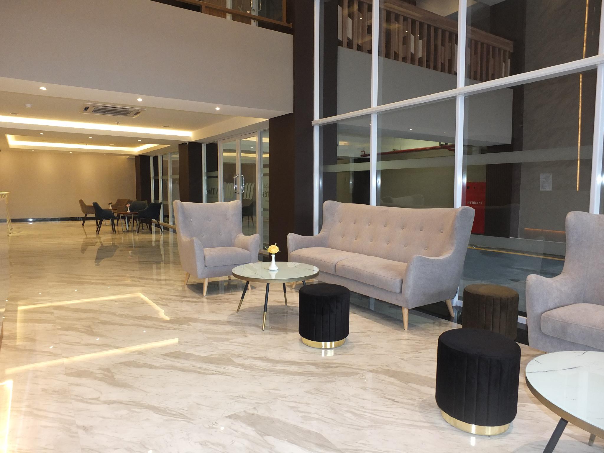 W Three Style Hotel Makassar 14/23
