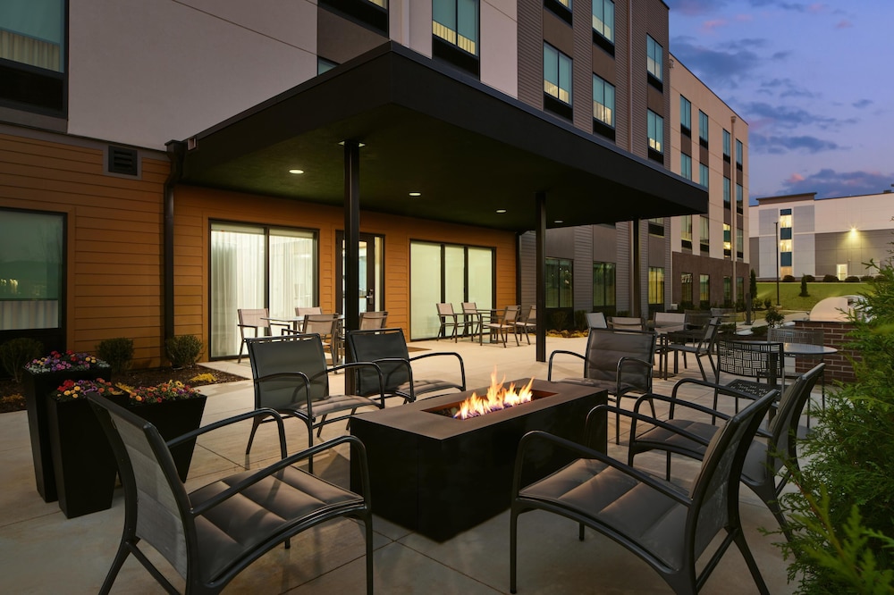Hyatt Studios Huntsville 32/50