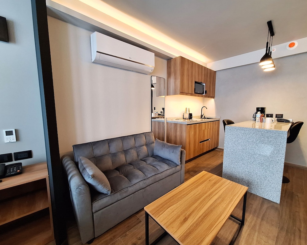 Hotel Block Suites 42/69