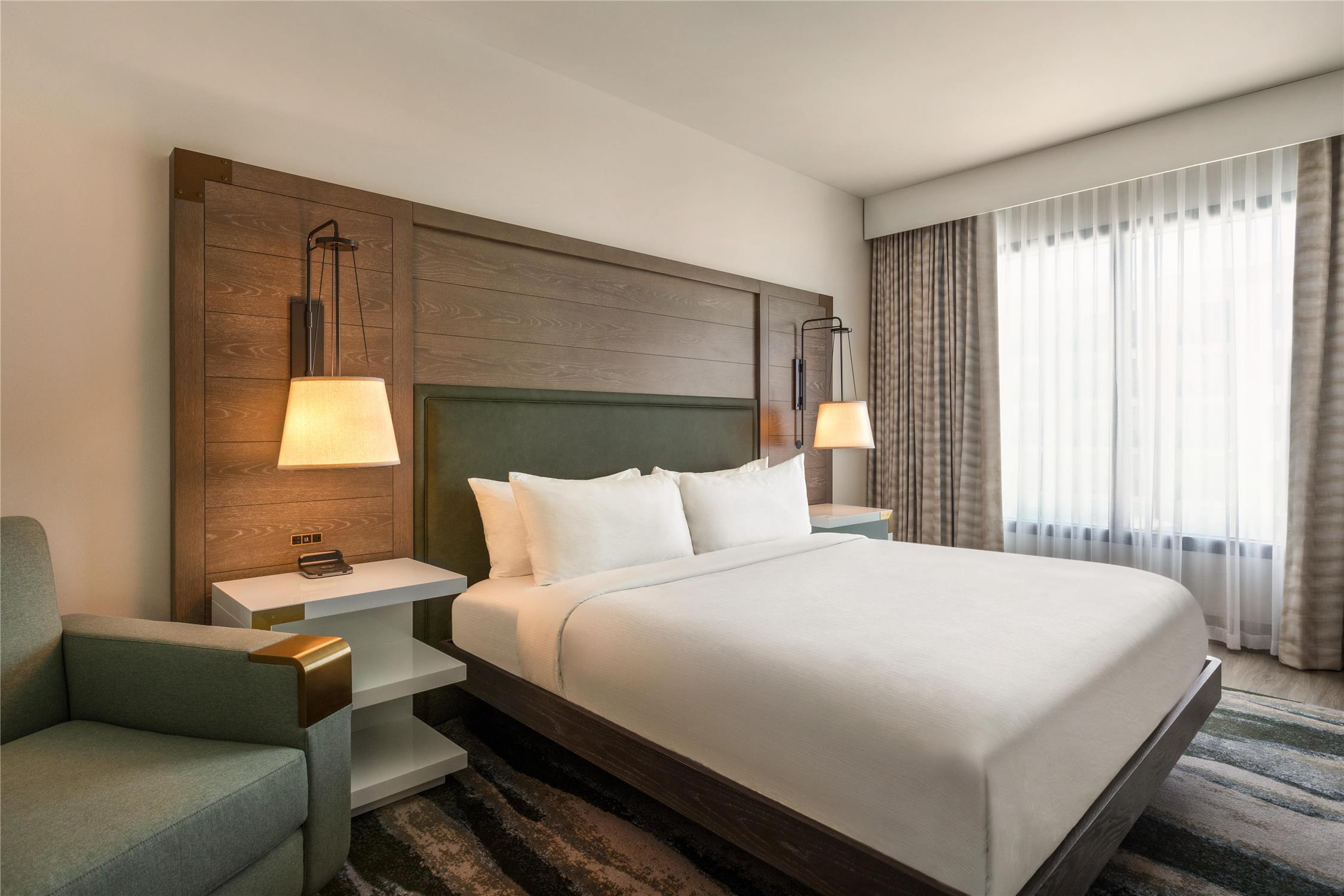 1 Bedroom, Suite, King Bed, Gulf View, Balcony