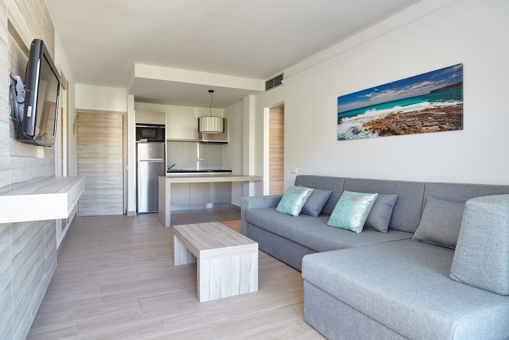 Sol Bahia Ibiza Suites 21/41