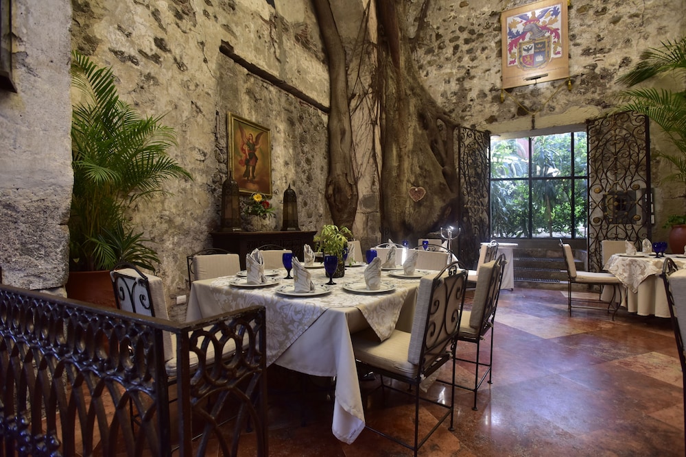 Hotel Spa Hacienda de Cortes 50/67