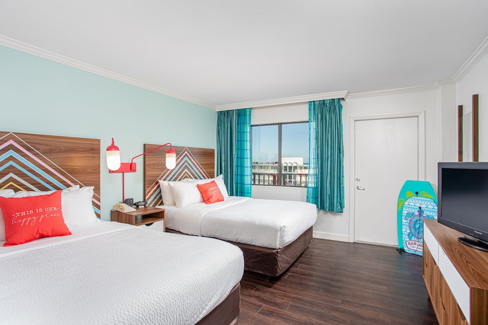 Beachside Hotel and Suites 20/43
