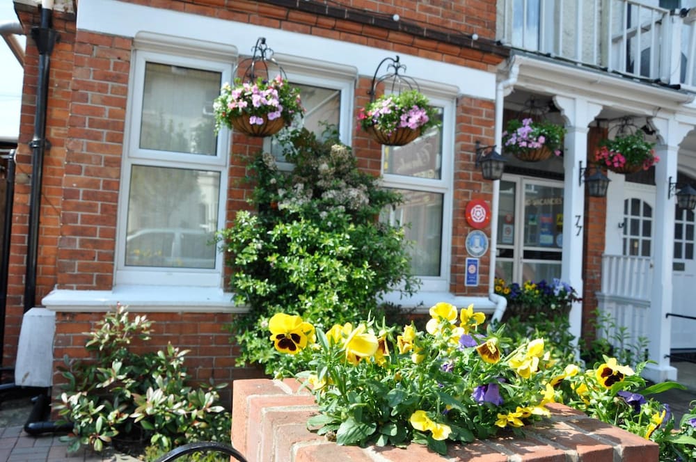 Chandos Guest House 2/32