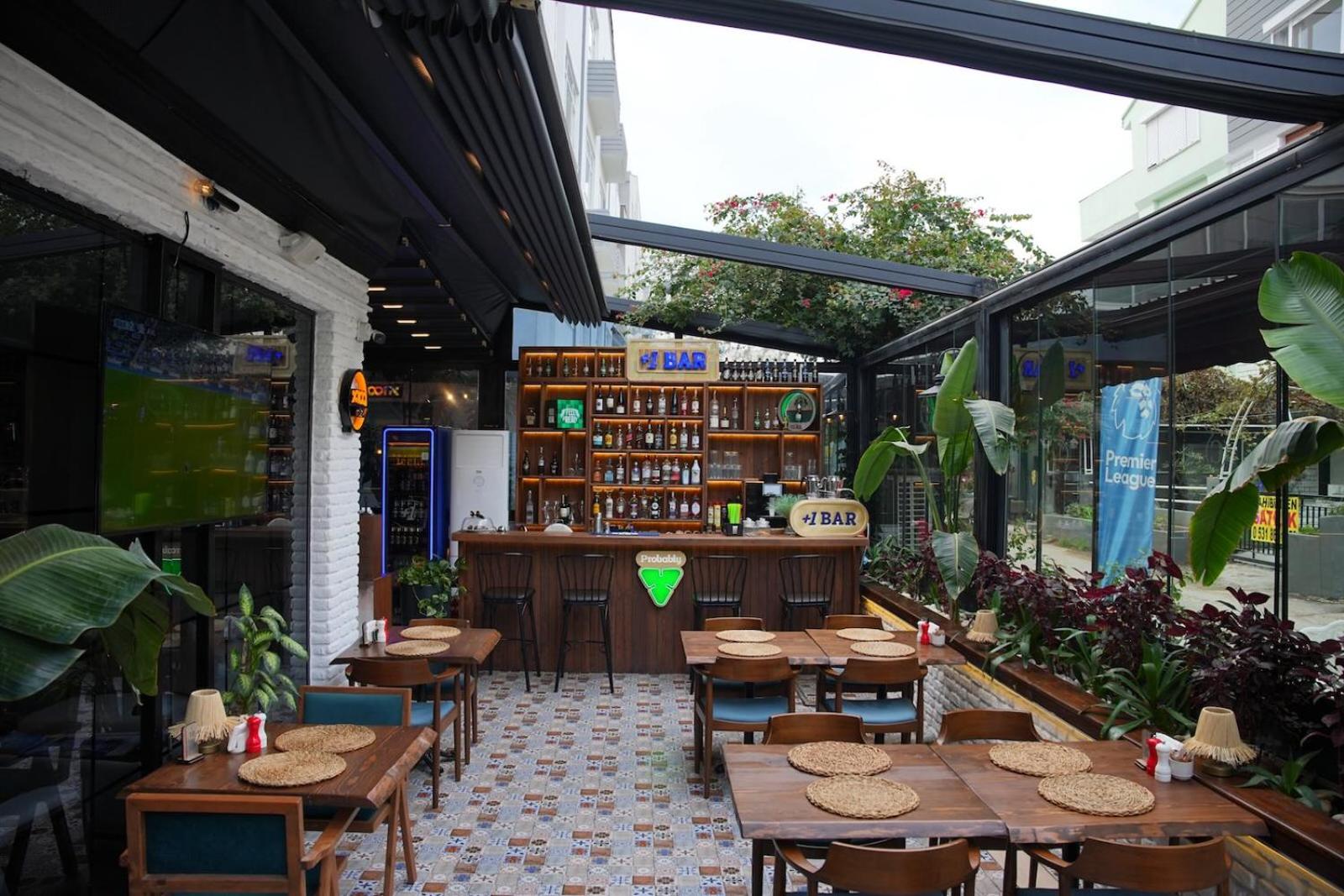 Lara Atalla Hotel 33/39