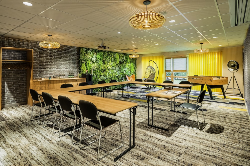 Mercure Lyon Est Chaponnay 62/71