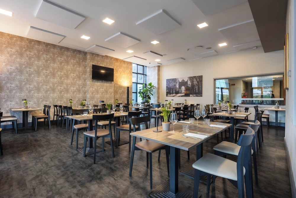 iH Hotels Milano Lorenteggio 42/61