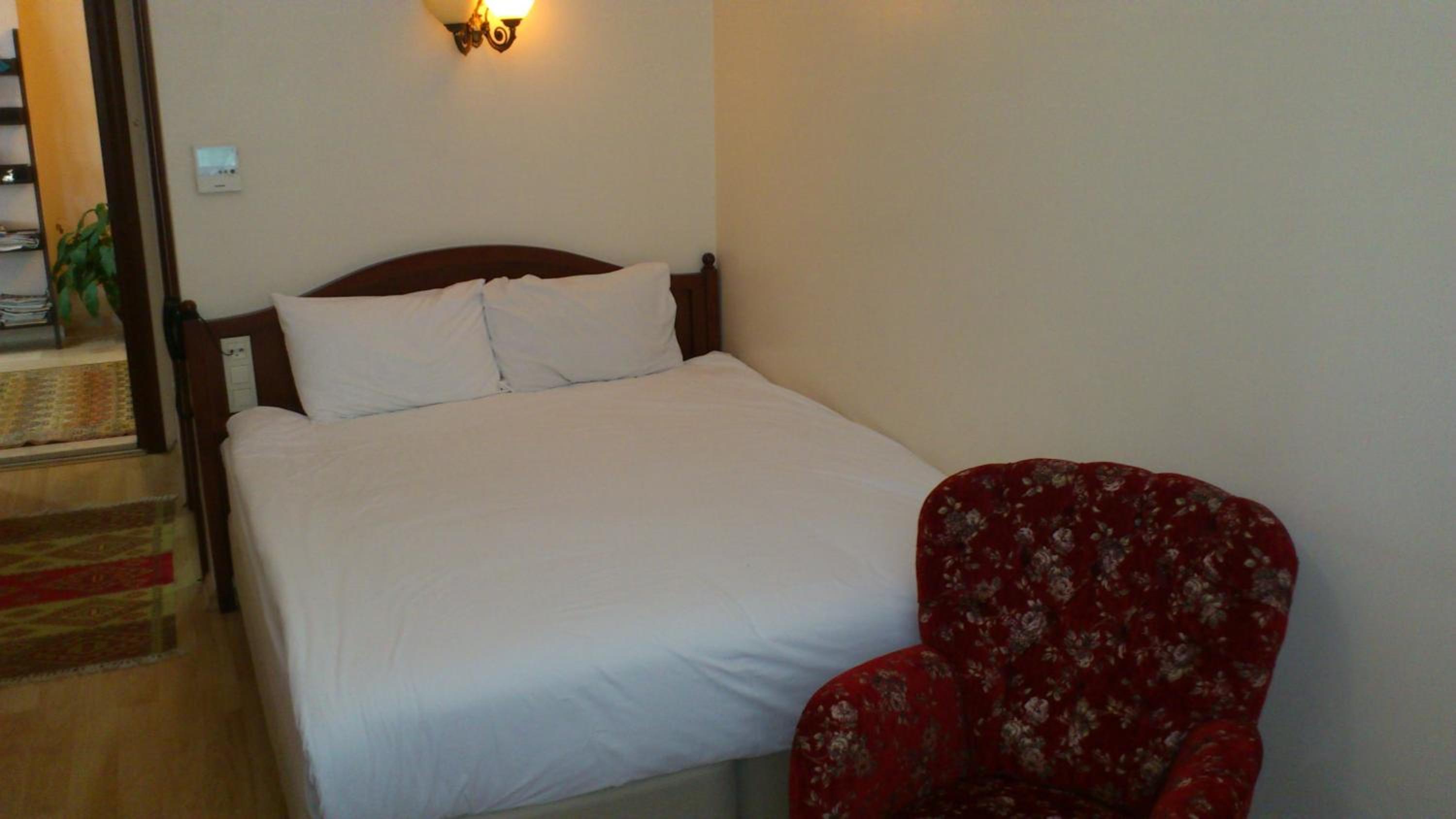 غرفة اقتصادية بسرير مزدوج، Basileus Hotel 2/9