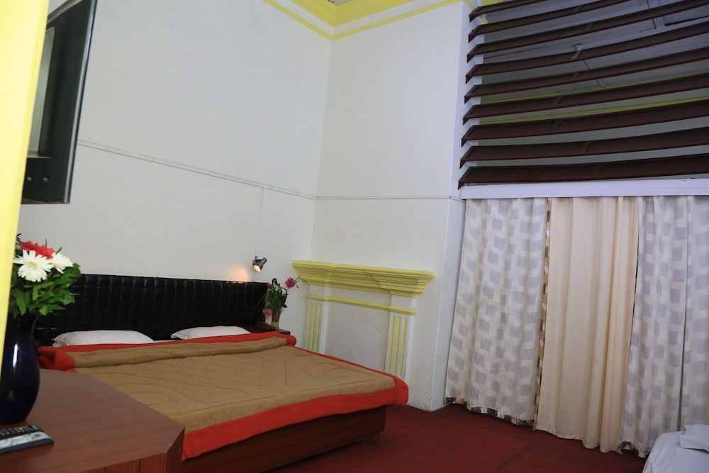 Prince Hotel 20/29
