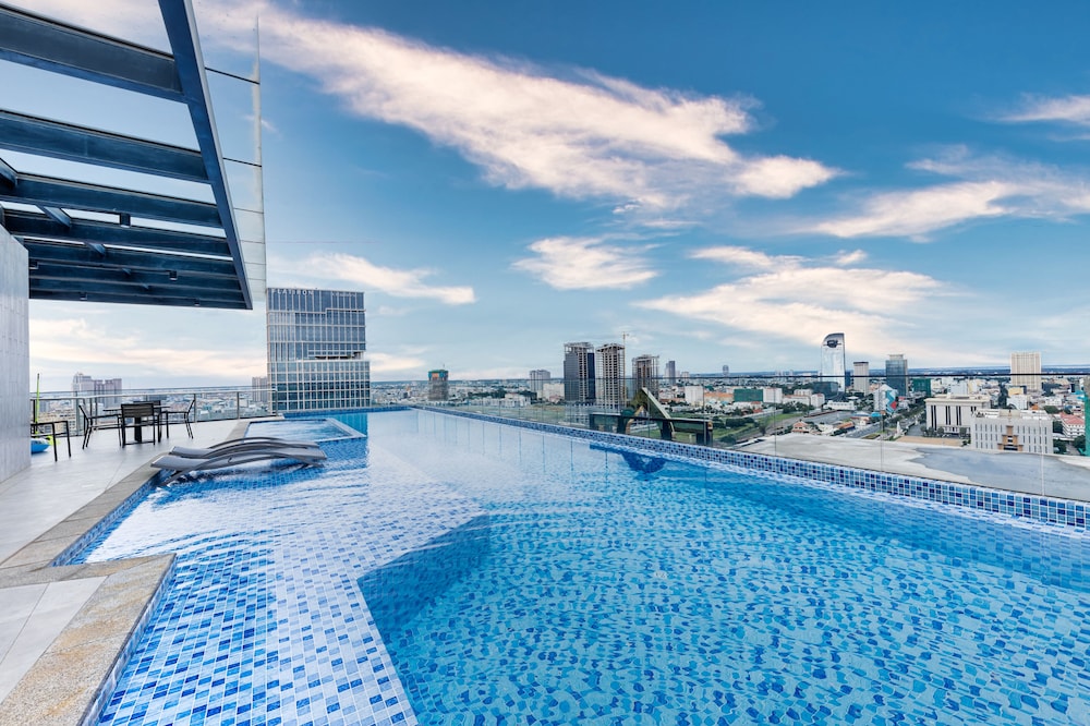 Lyve Inc Hotel And Residence 65/70