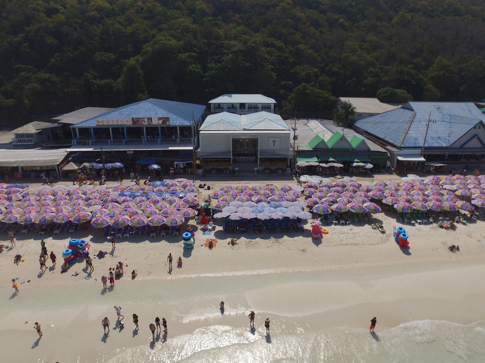 Tawaen Beach Resort 26/31