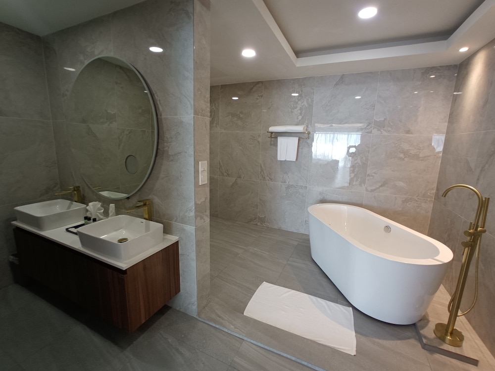 Pacific Regency Beach Resort Port Dickson 46/48