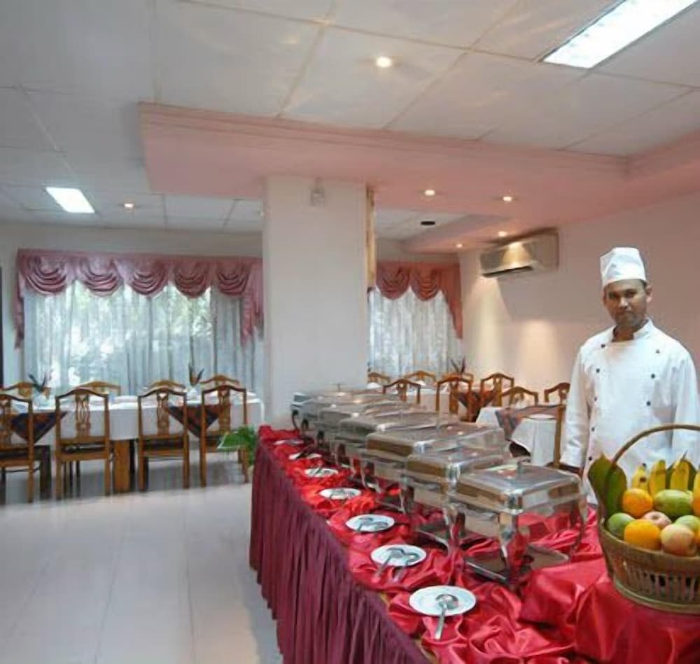 HOTEL ROSE WOOD RESIDENCE 12/16