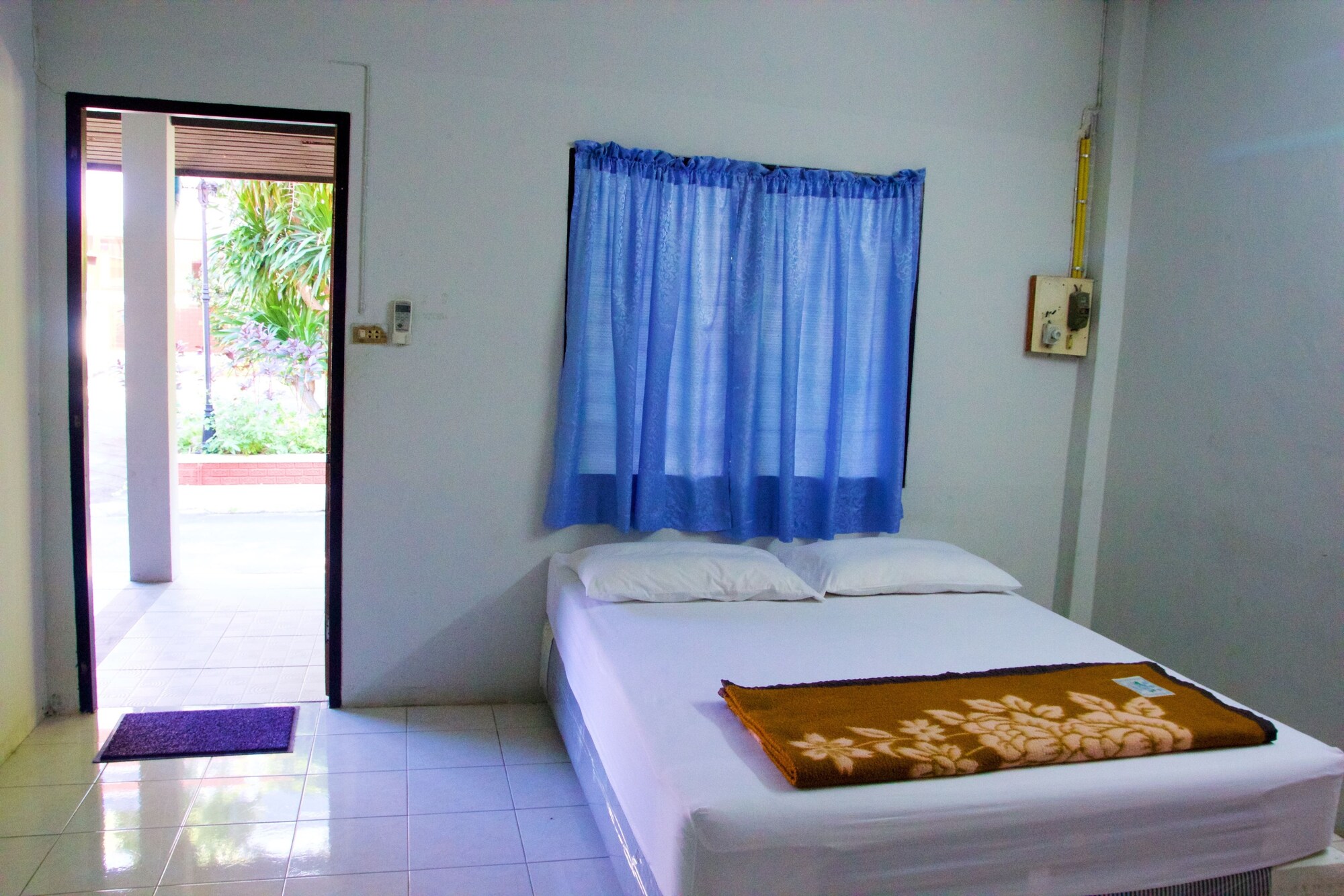 ECONOMY, DOUBLE BED