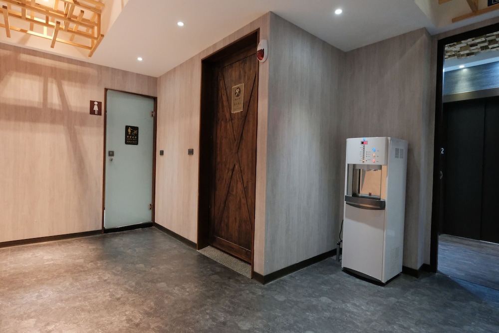 JOURNEY HOSTEL 14/68
