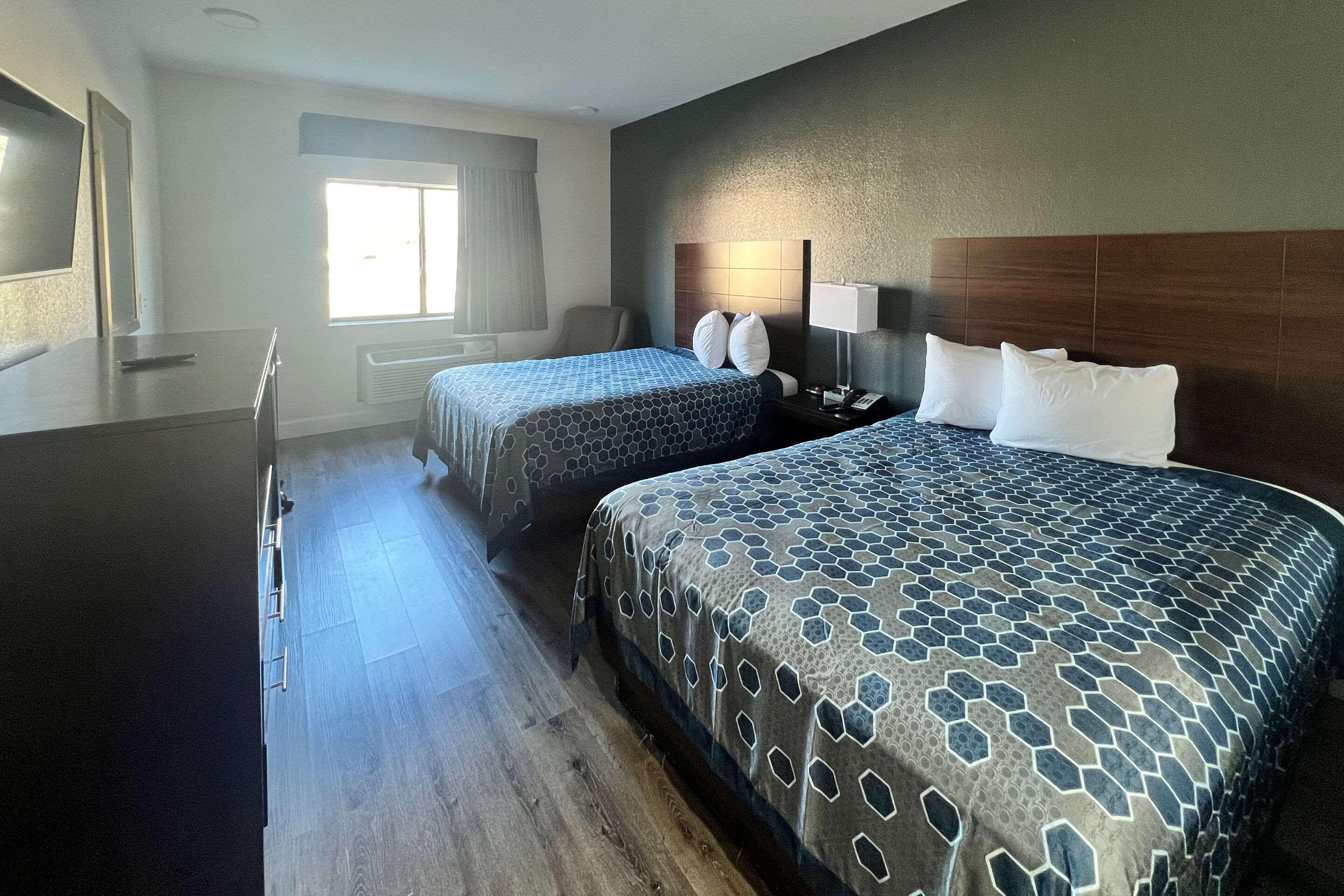 ROOM, 2 QUEEN BEDS