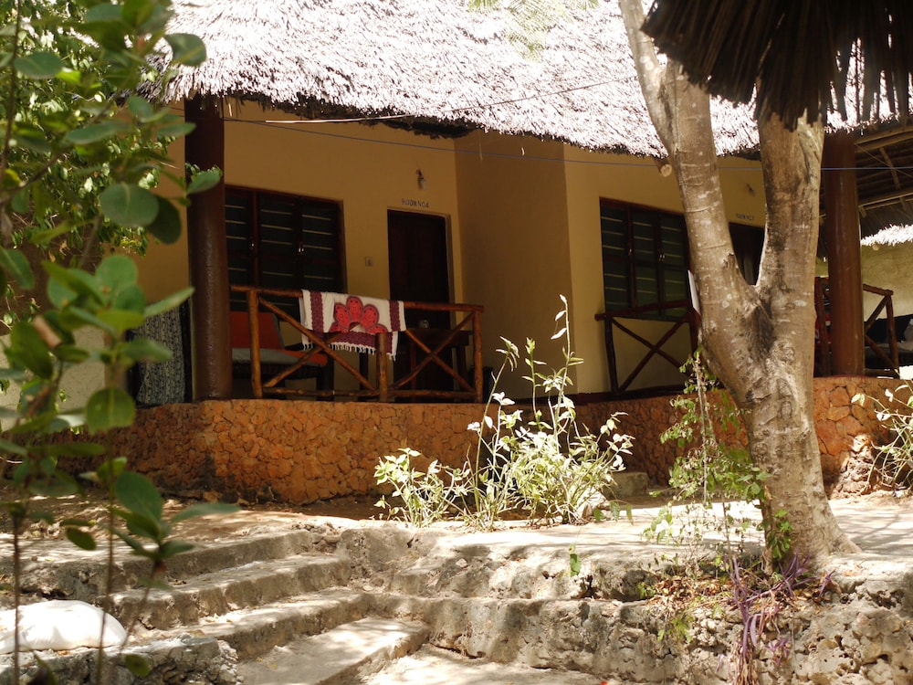 Baraka Aquarium Bungalows 3/42