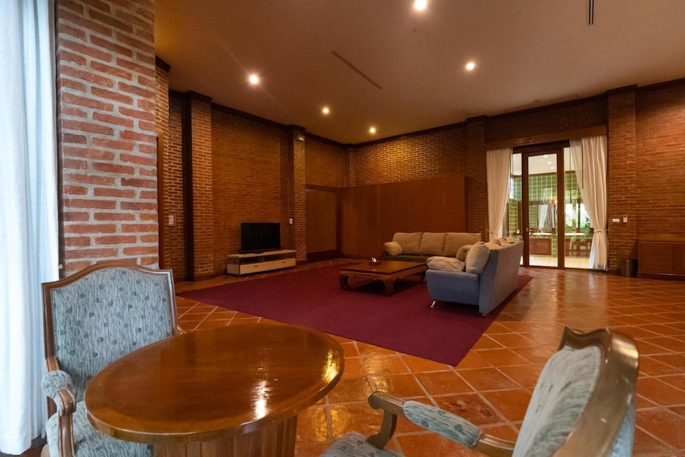 Chayana Resort 36/58