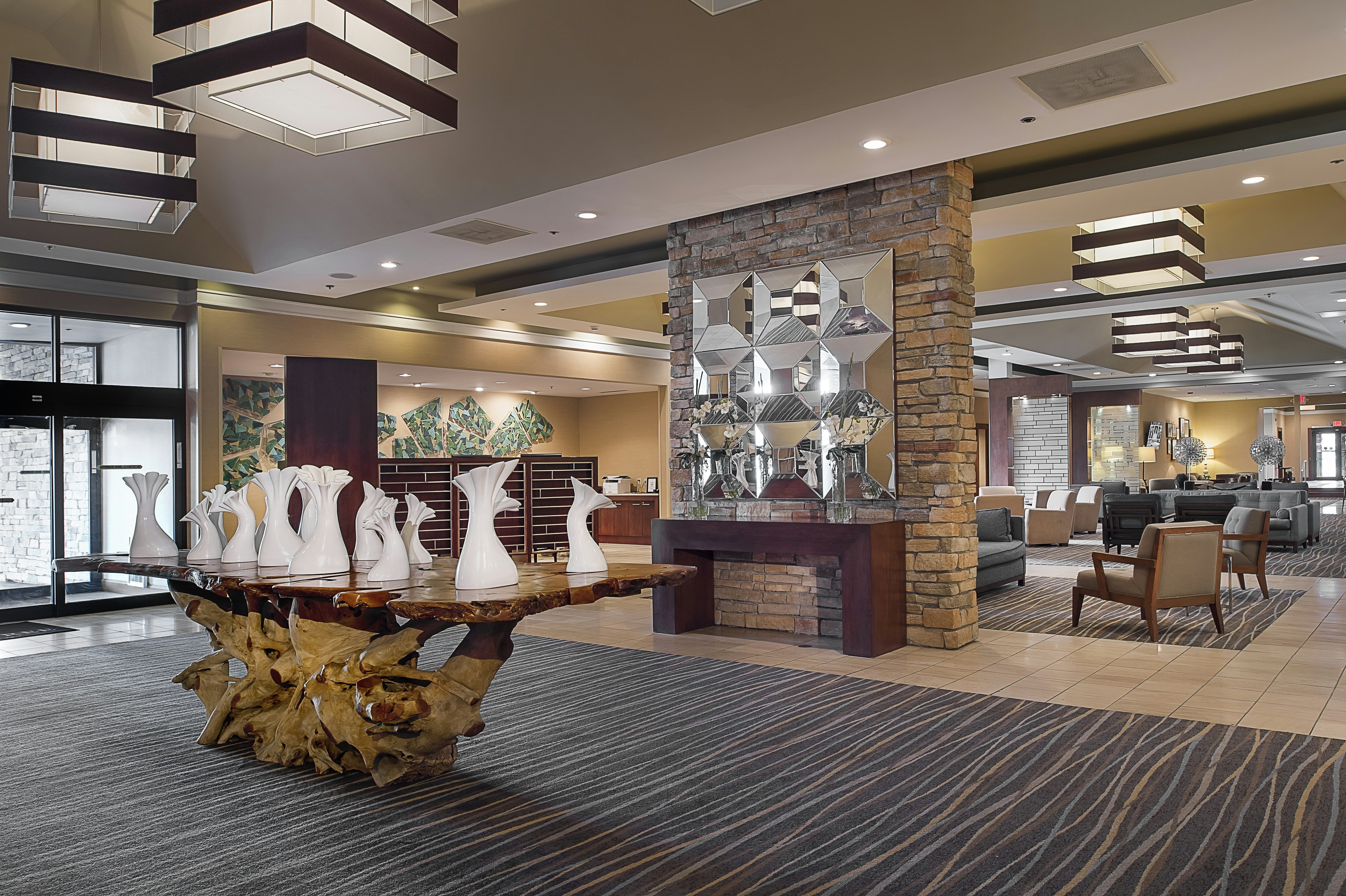 Lobby at DoubleTree by Hilton Hotel Collinsville - St. Louis, COLLINSVILLE - IL