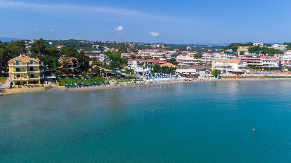Andreolas Luxury Suites 62/72