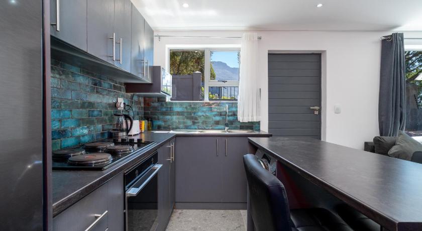 Hout Bay Gem 34/34