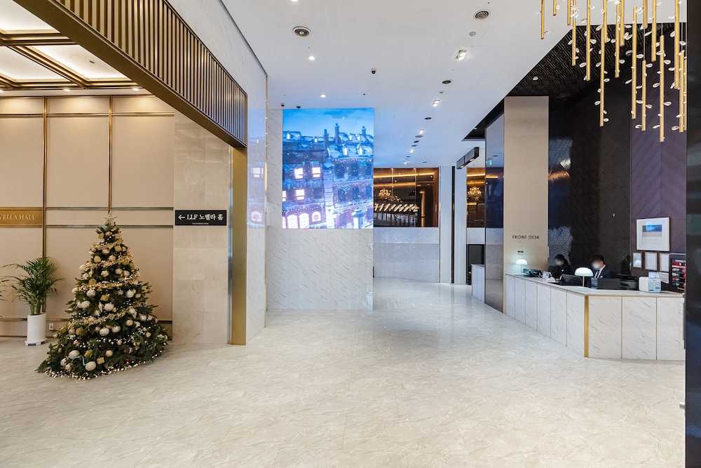 Lobby at The Riverside Hotel, SEOUL