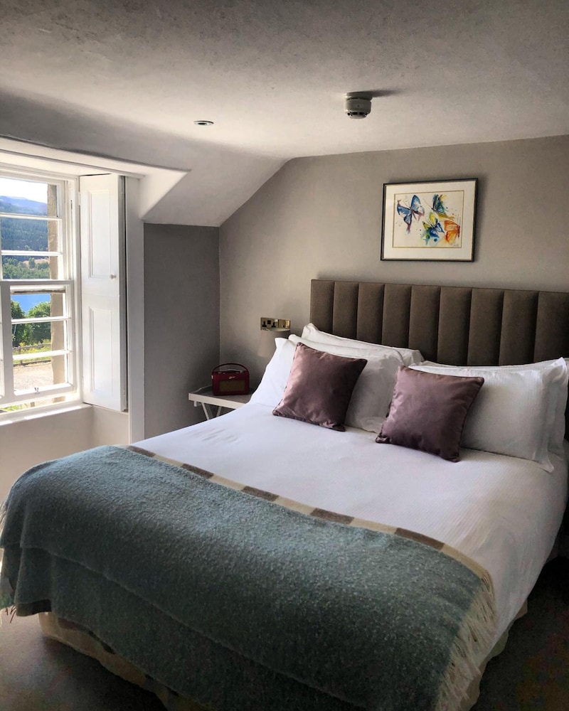 The Inn At Loch Tummel 6/50