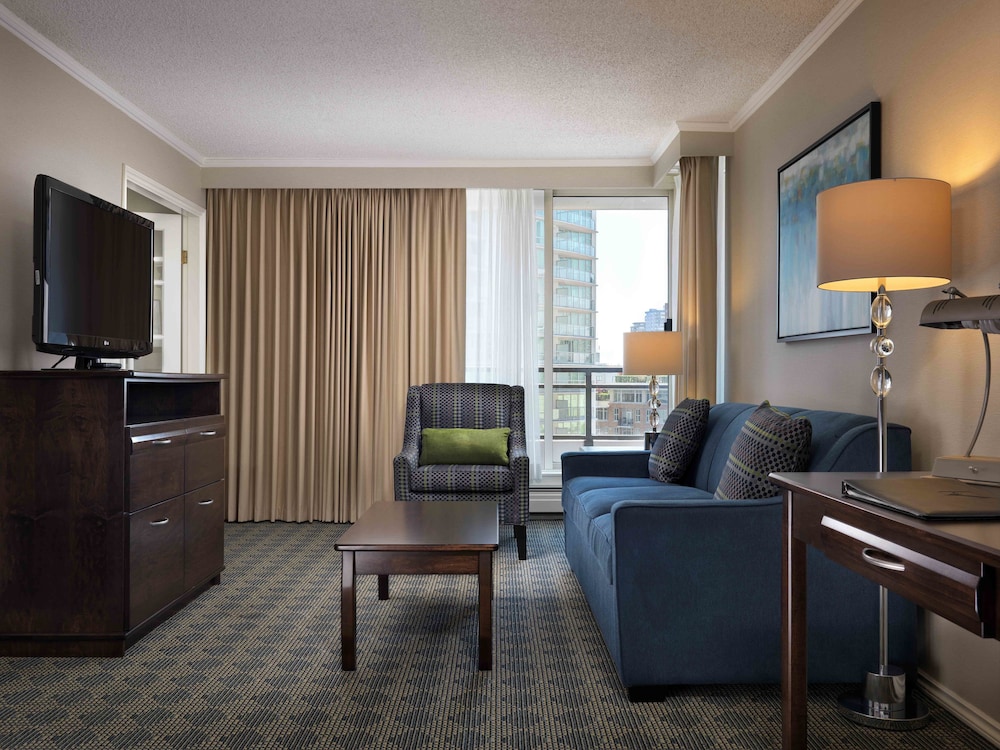 Chateau Victoria Hotel And Suites 42/68