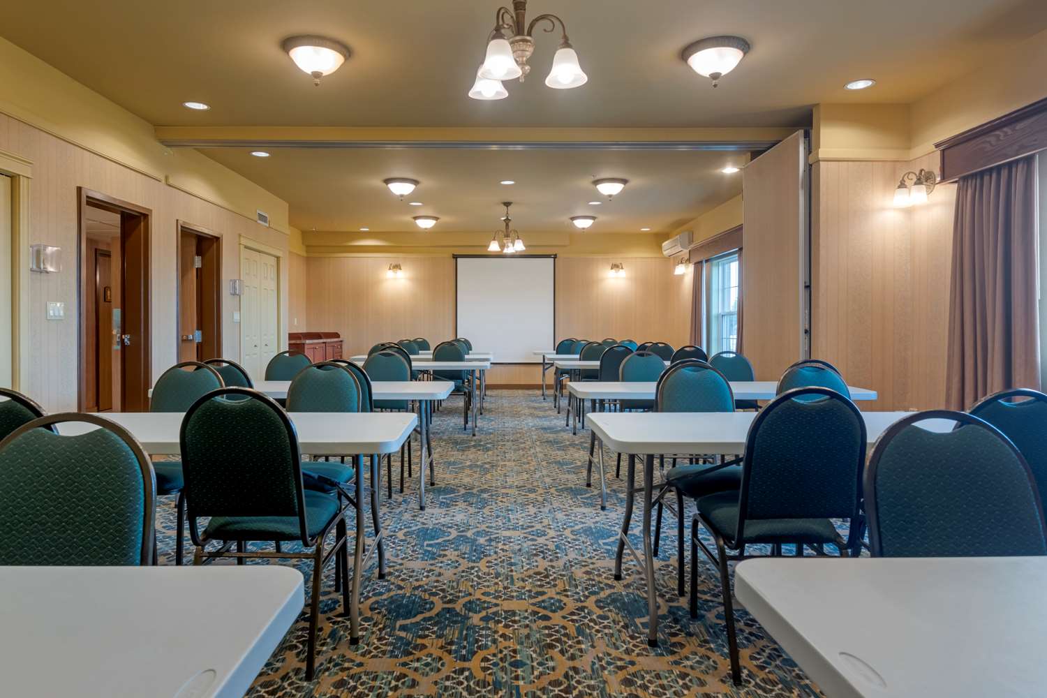 Best Western Plus Fredericton Hotel & Suites 22/29