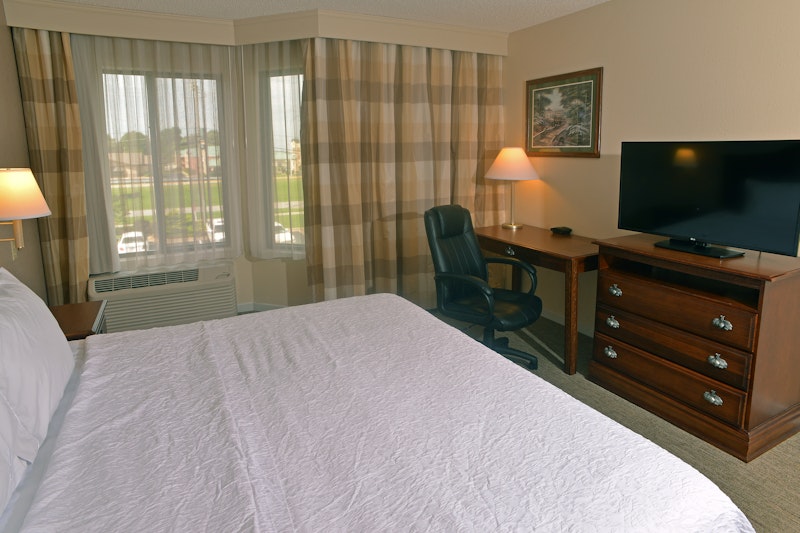 Hampton Inn and Suites Springfield 10/26