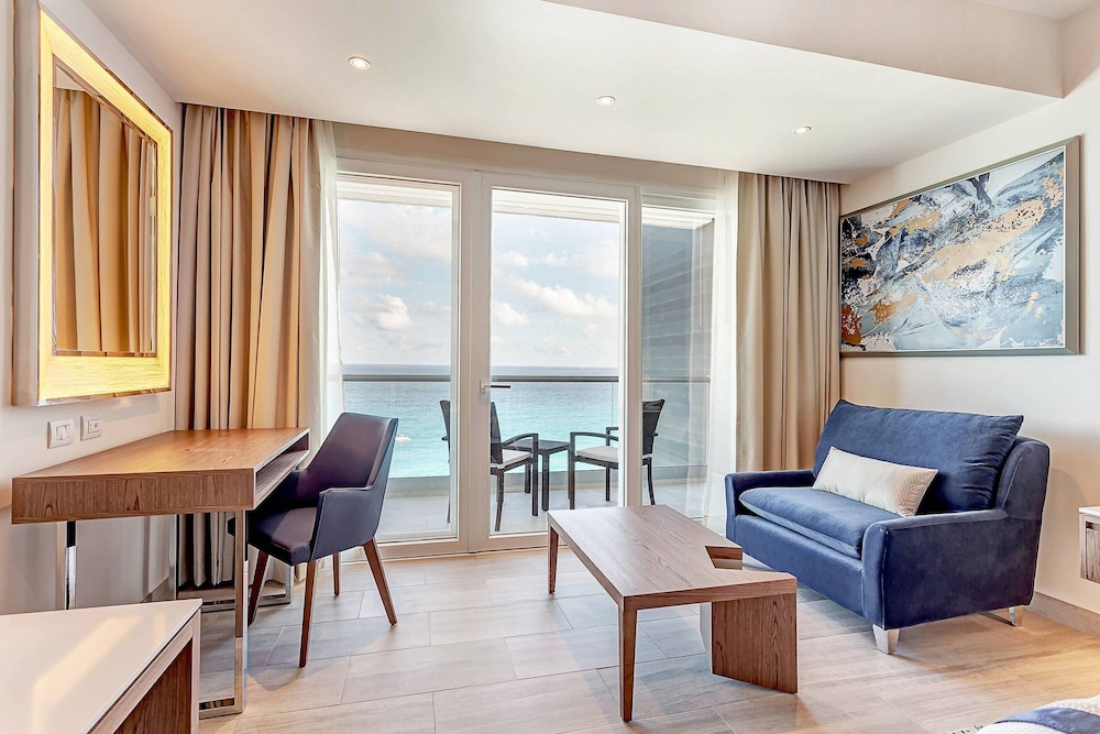 Royalton CHIC Cancun, An Autograph Collection (ex Royalton Cancun) 30/71