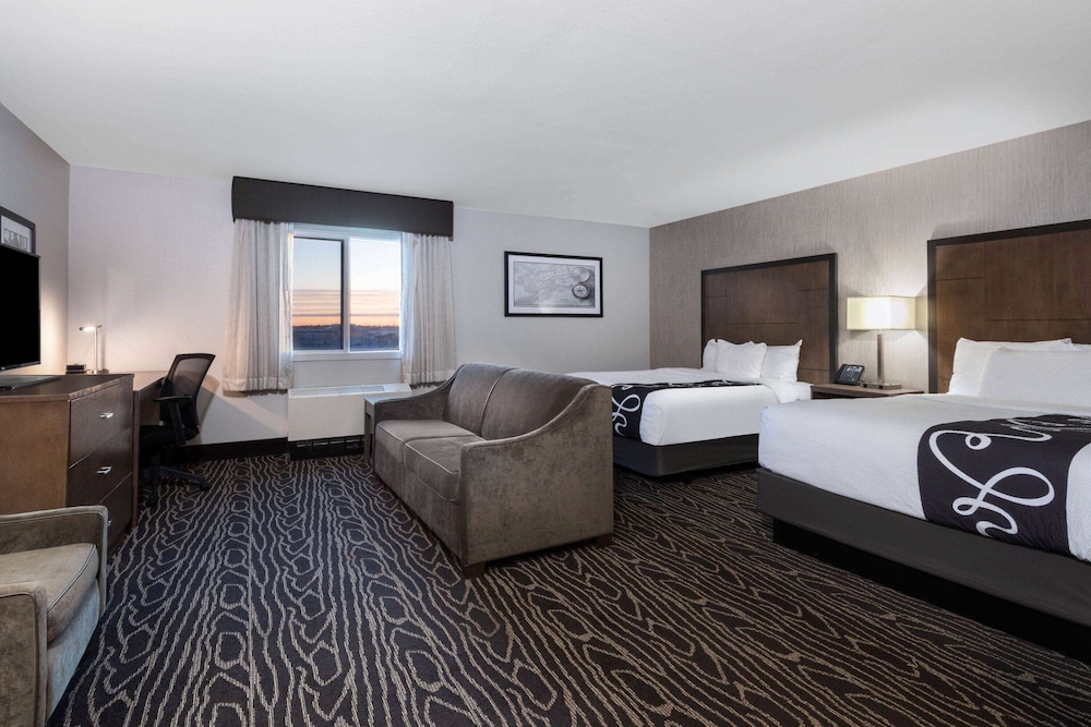 La Quinta Inn & Suites by Wyndham Fairbanks Airport 23/50