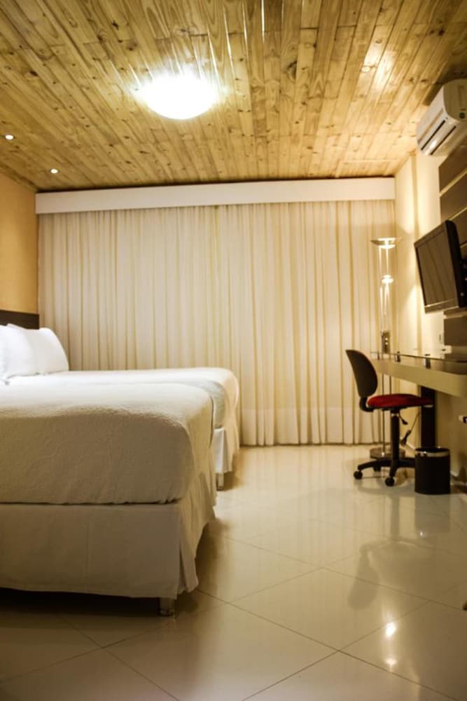 MARAMBAIA HOTEL 24/66