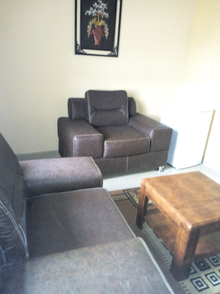 De Lawrence Court Suites 29/41