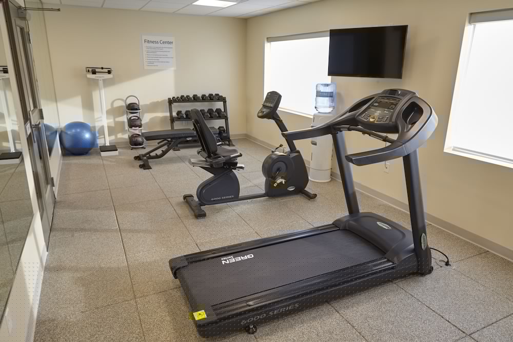 Holiday Inn Express Suites Tahlequah 31/46
