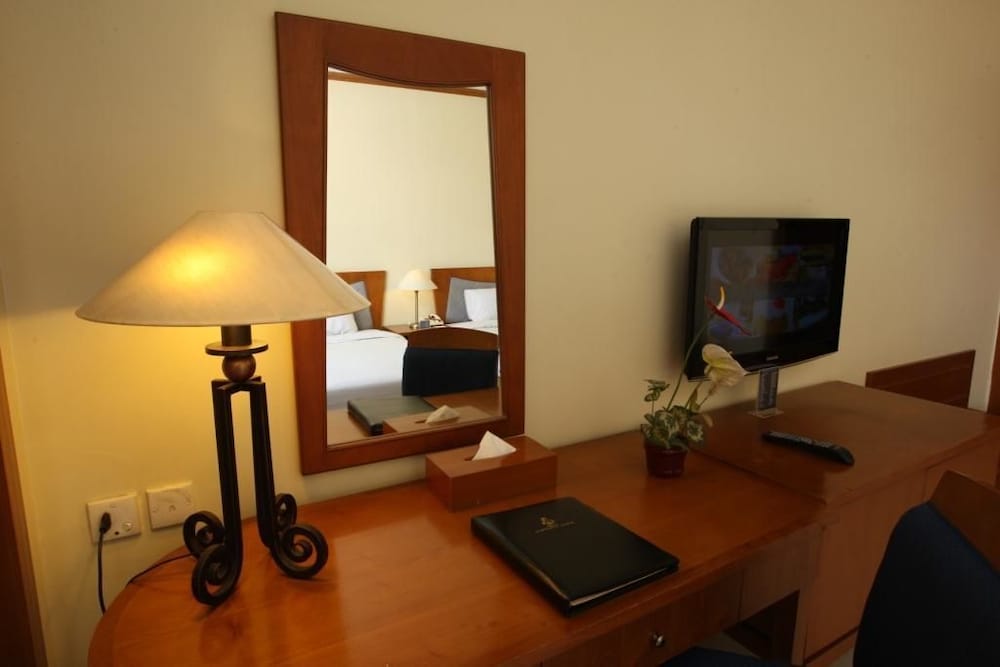 Makassar Golden Hotel 41/46