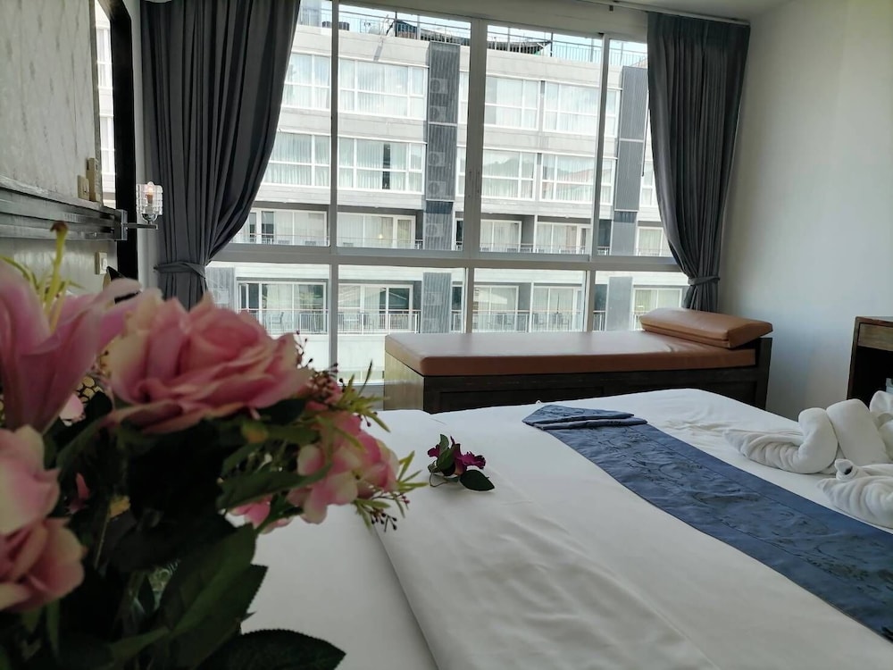 NJ PATONG HOTEL 40/53