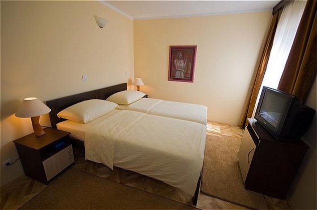 Philia Hotel 9/48