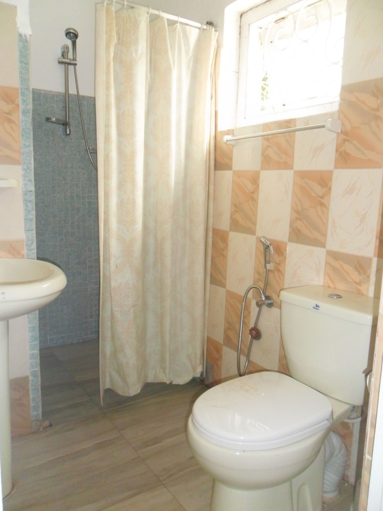 Mahaweli Regent Hotel 37/42