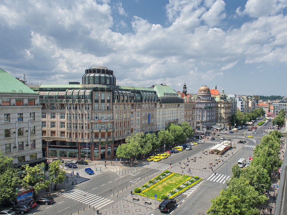 Ea Hotel Rokoko 3/49