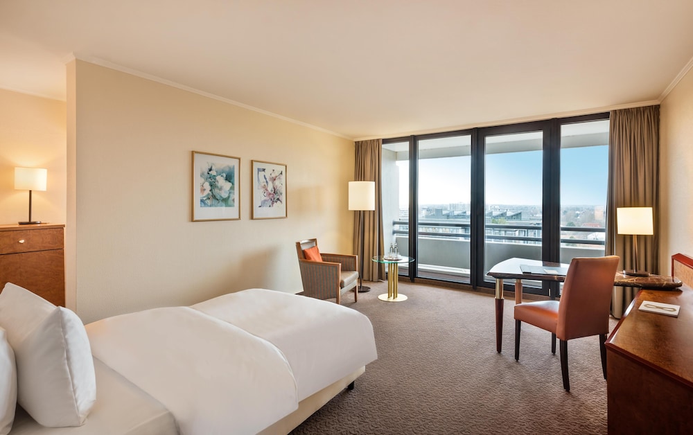 Lindner Hotel Dusseldorf Seestern, Part of Jdv by Hyatt 17/83