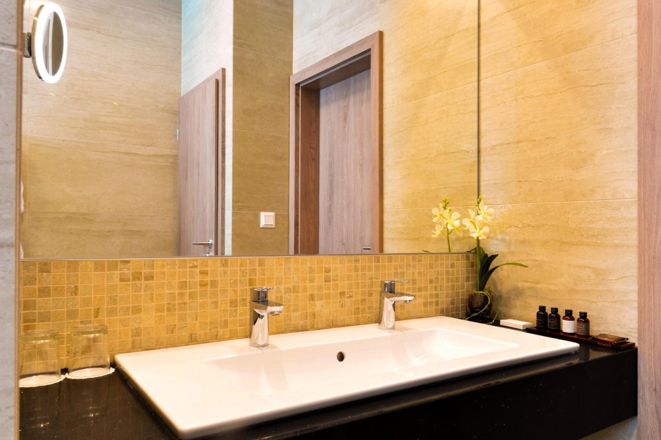 جناح، Grid Hotel 5/7