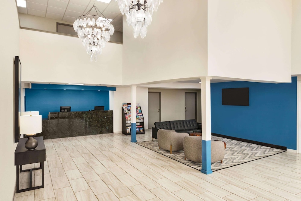 Baymont by Wyndham Blackwell I-35 12/71
