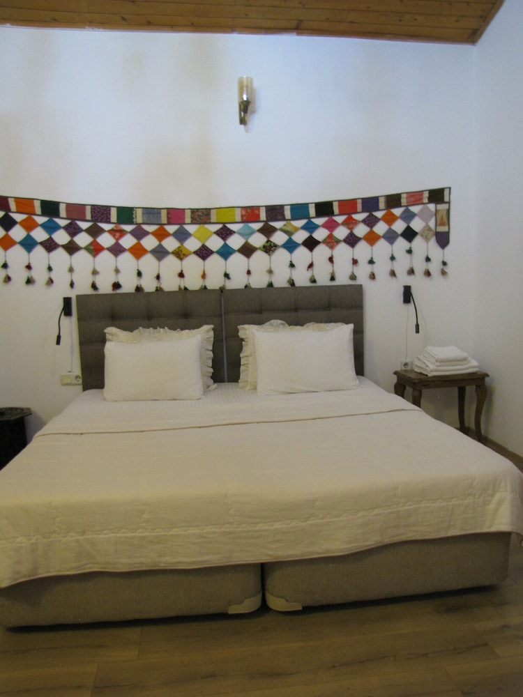 Ali Babas Guesthouse 12/42
