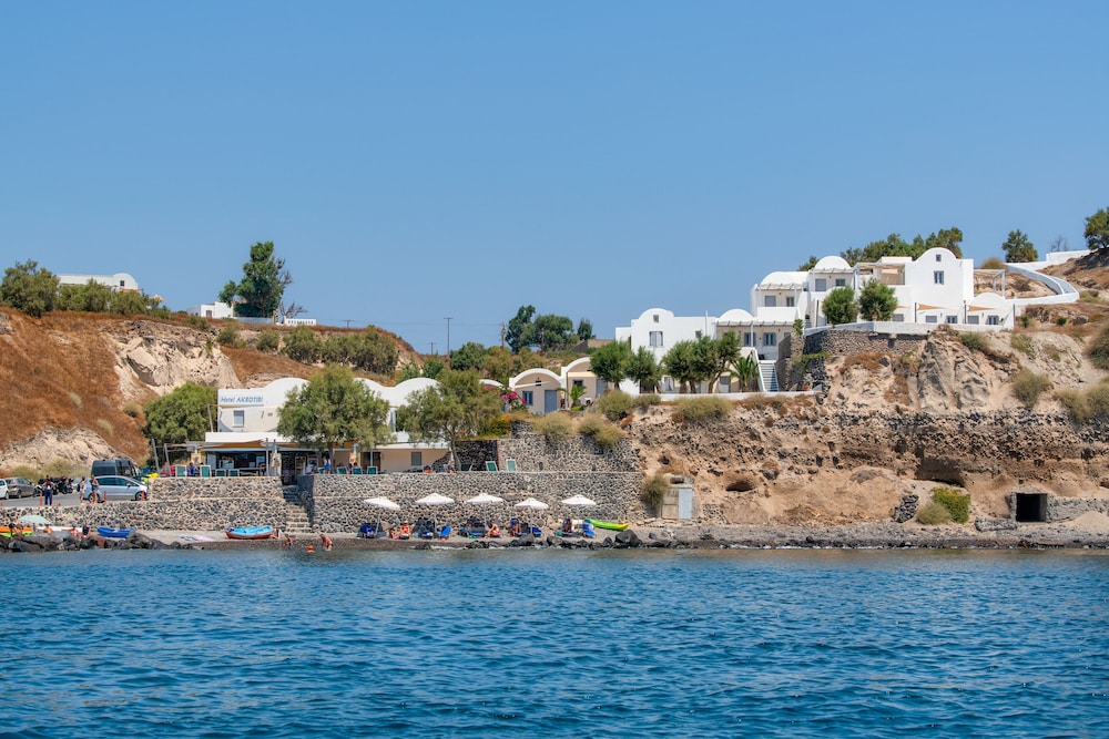 Akrotiri Hotel 36/50