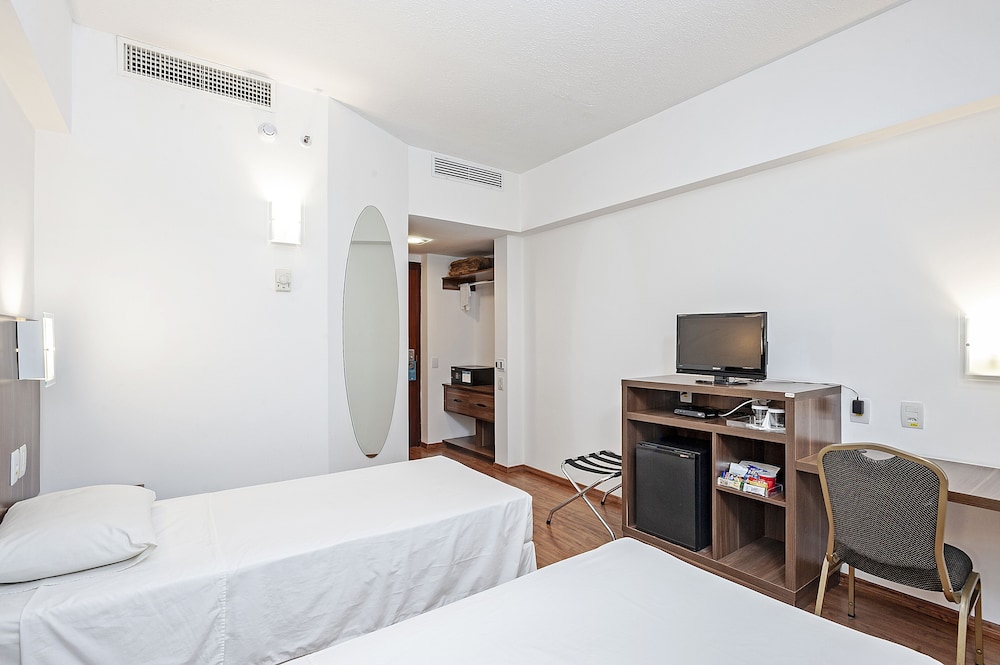 Firenze Business Hotel (ex Slaviero Essential Palhoca Viacatarina) 7/63
