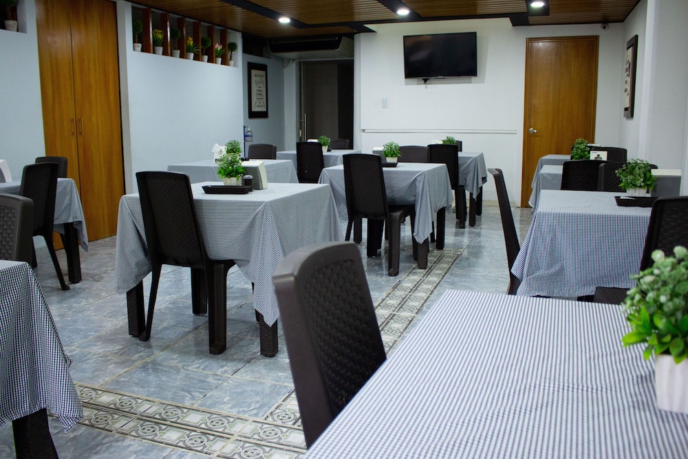 Hotel Brisas de Calima 50/55