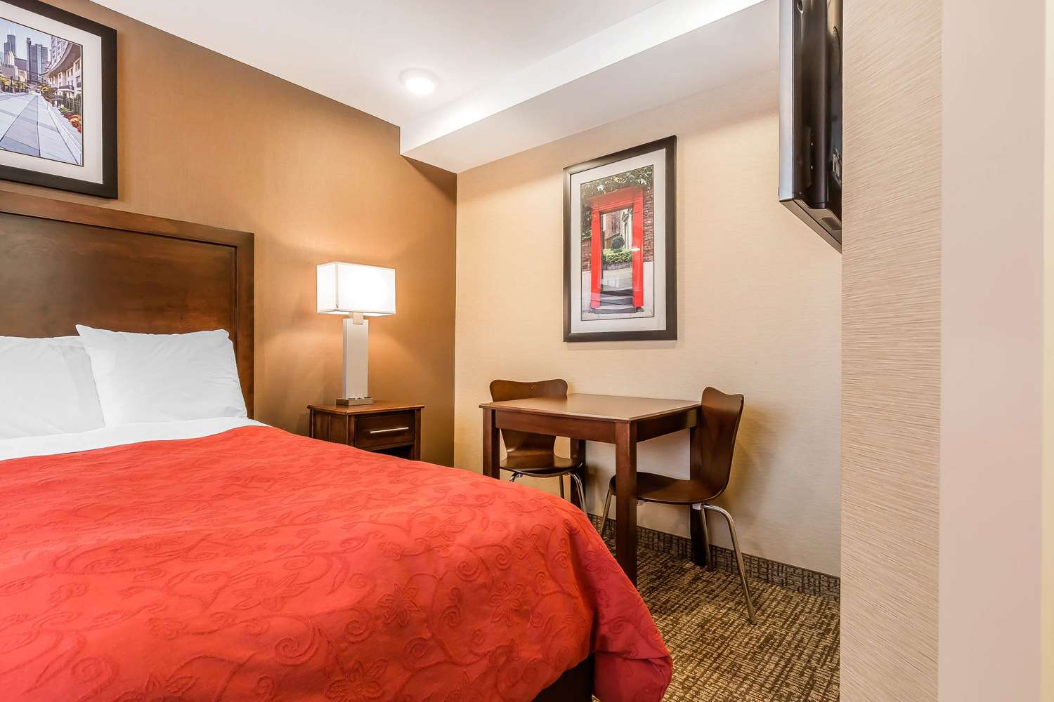 غرفة بسرير كينج، Rodeway Inn Chicago-Evanston 2/5