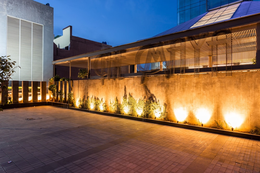 The Maya Hotel 24/50