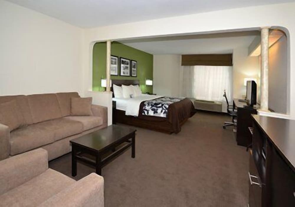 Sleep Inn & Suites Columbus South 35/52
